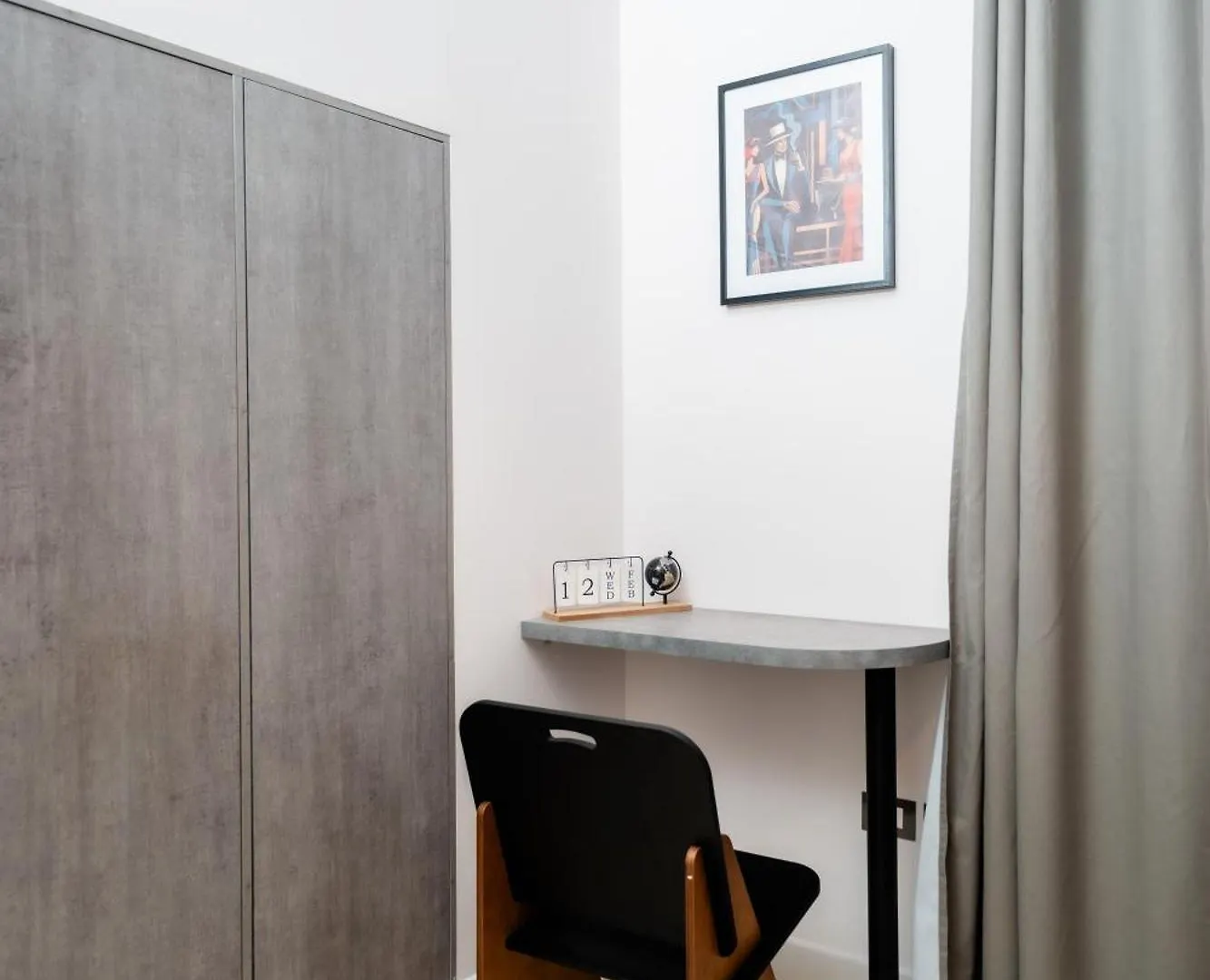 Guest house Four Points Suites Naples Italy