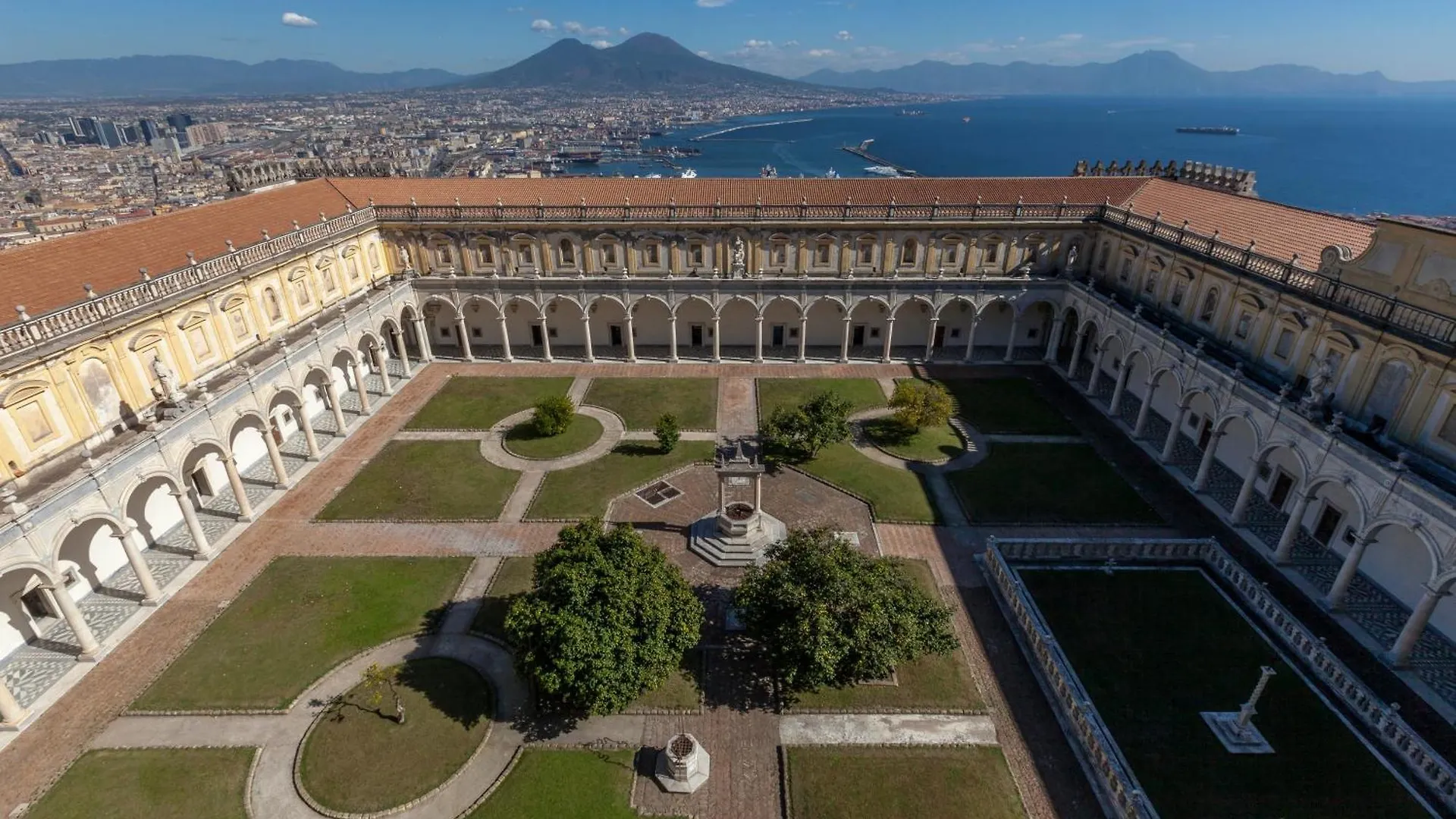 Guest house Four Points Suites Naples